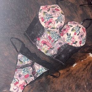 Victoria's Secret Floral Lace Bra Set - Black and Pink